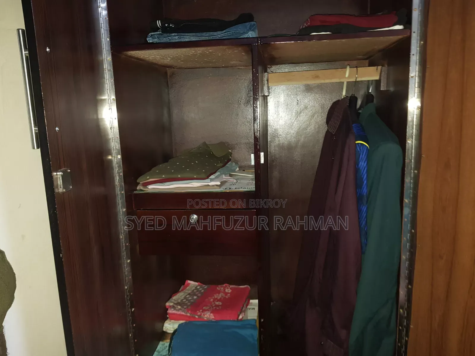 আলমিরা বিক্রির জন্য