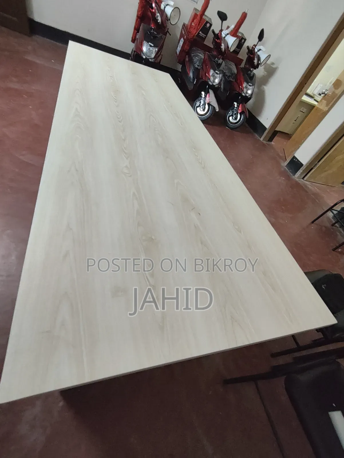 ব্রিফিং টেবিল (৮ ফুট বাই ৩ ফুট)
