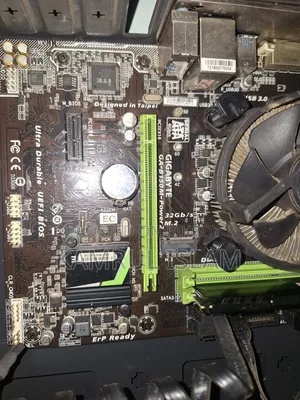 Gigabyte GA-H110MSTX-HD3-ZK 8GB Intel Core I3 HDD+SSD 500GB