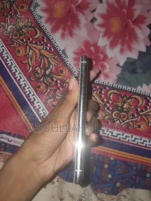 অ্যাপল আইফোন এক্স ২৫৬ জিবি হোয়াইট