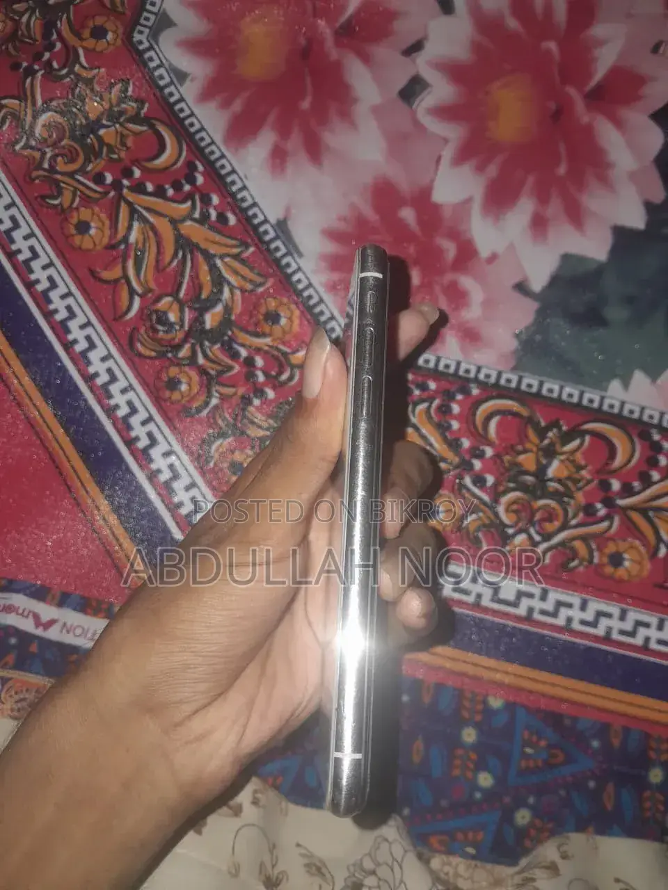 অ্যাপল আইফোন এক্স ২৫৬ জিবি হোয়াইট