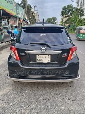 Toyota Vitz 2011 Black