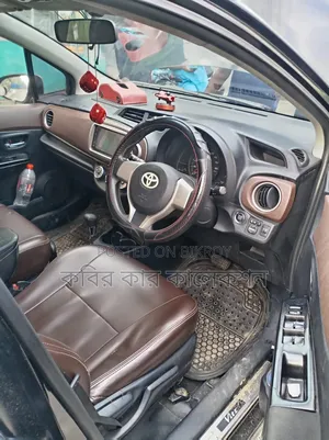 Toyota Vitz 2011 Black