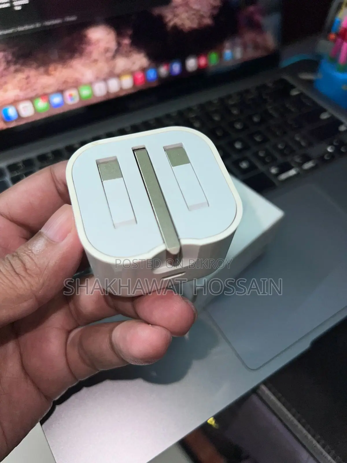 অরিজিনাল এ্যাপল চার্জার / ক্যাবল / ইয়ারপড [আলাদাভাবে বিক্রয় হবে]