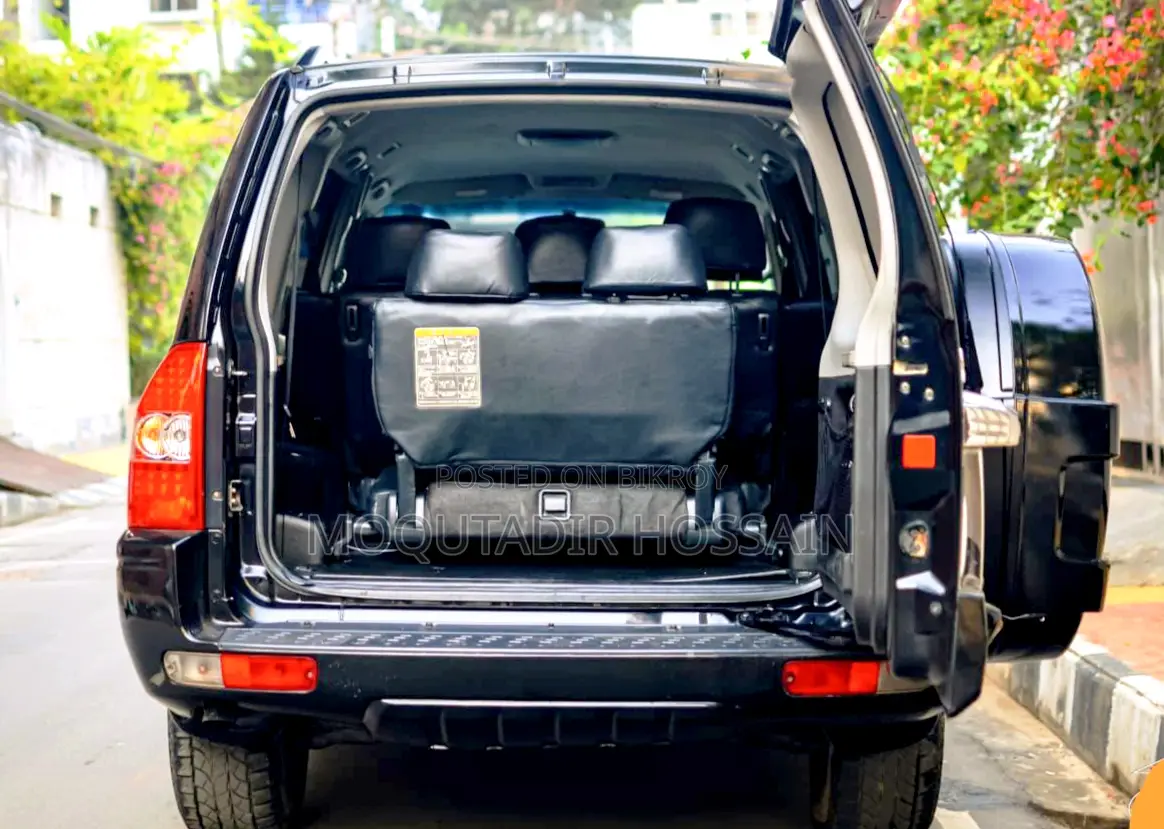 Mitsubishi Pajero Pininfarina 2004 Black