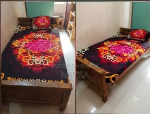 পুরাতন কাঠের সিঙ্গেল খাট বিক্রি হবে।