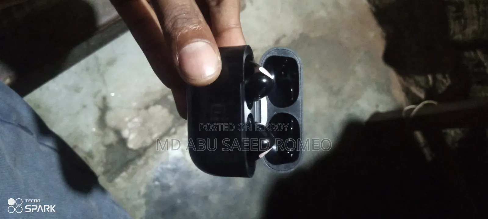 এই ব্লুটুথ হেডফোন বিক্রি আছে