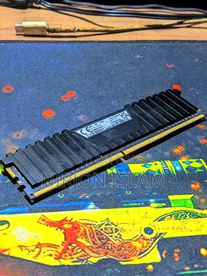 Corsair DDR 4 8gb 3200 Megahertz