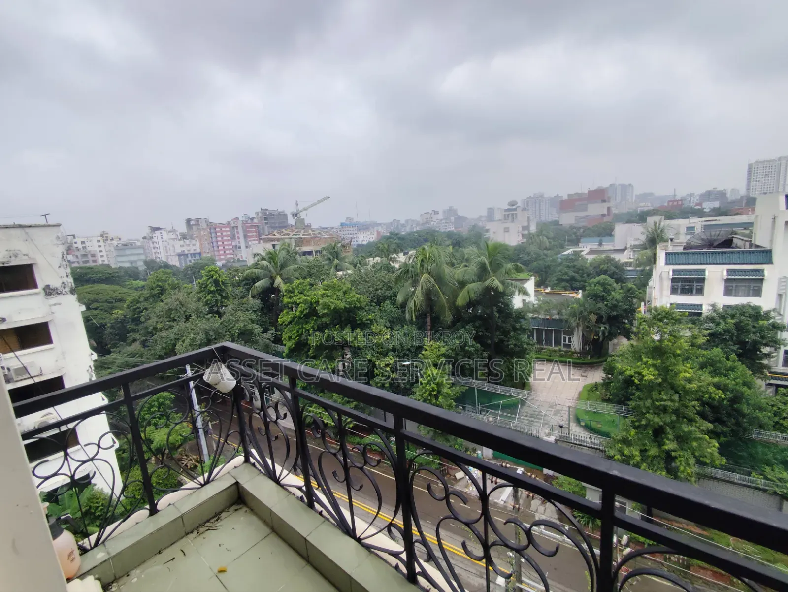 4 Bedroom Apartment in Baridhara for rent