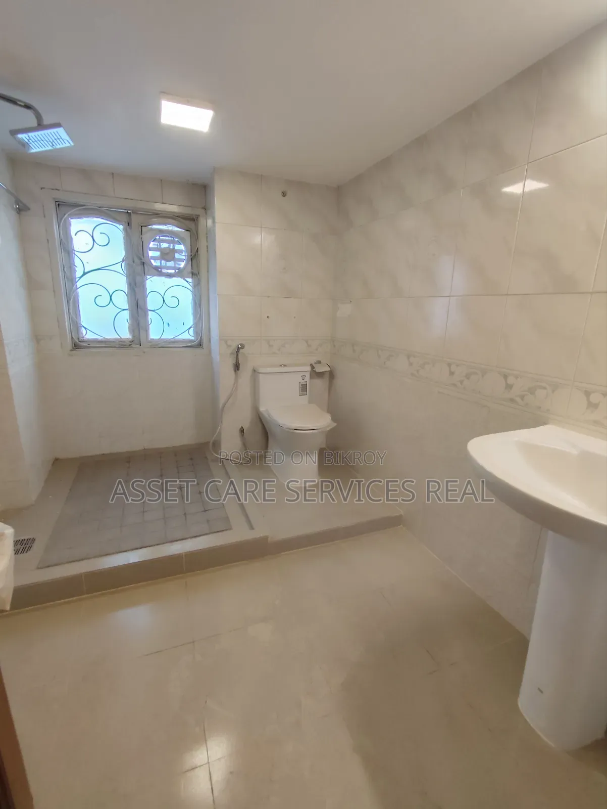 4 Bedroom Apartment in Baridhara for rent