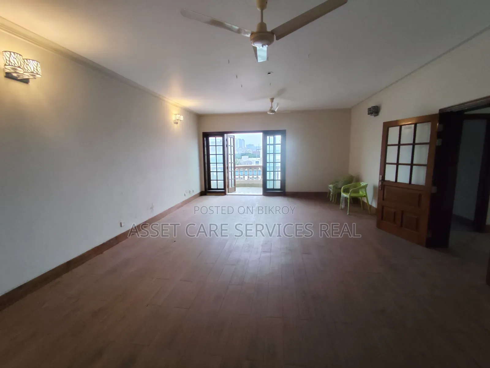 4 Bedroom Apartment in Baridhara for rent