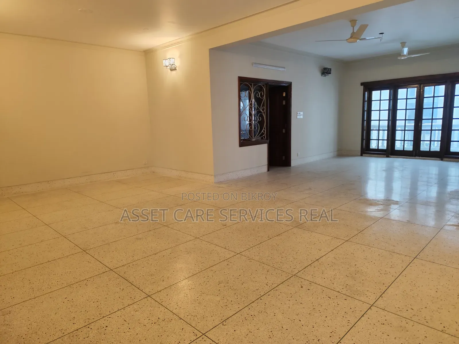 4 Bedroom Apartment in Baridhara for rent