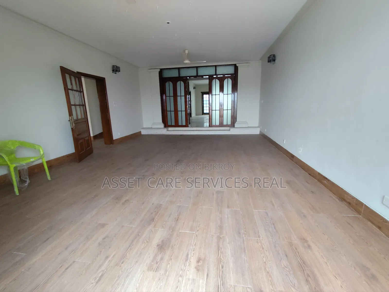 4 Bedroom Apartment in Baridhara for rent