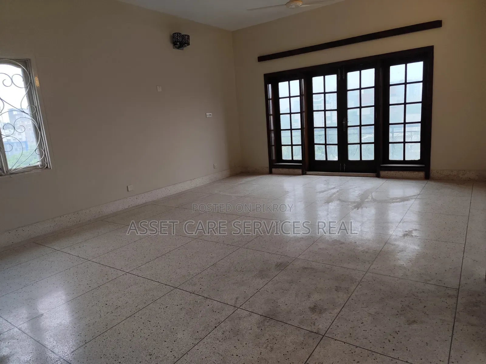 4 Bedroom Apartment in Baridhara for rent