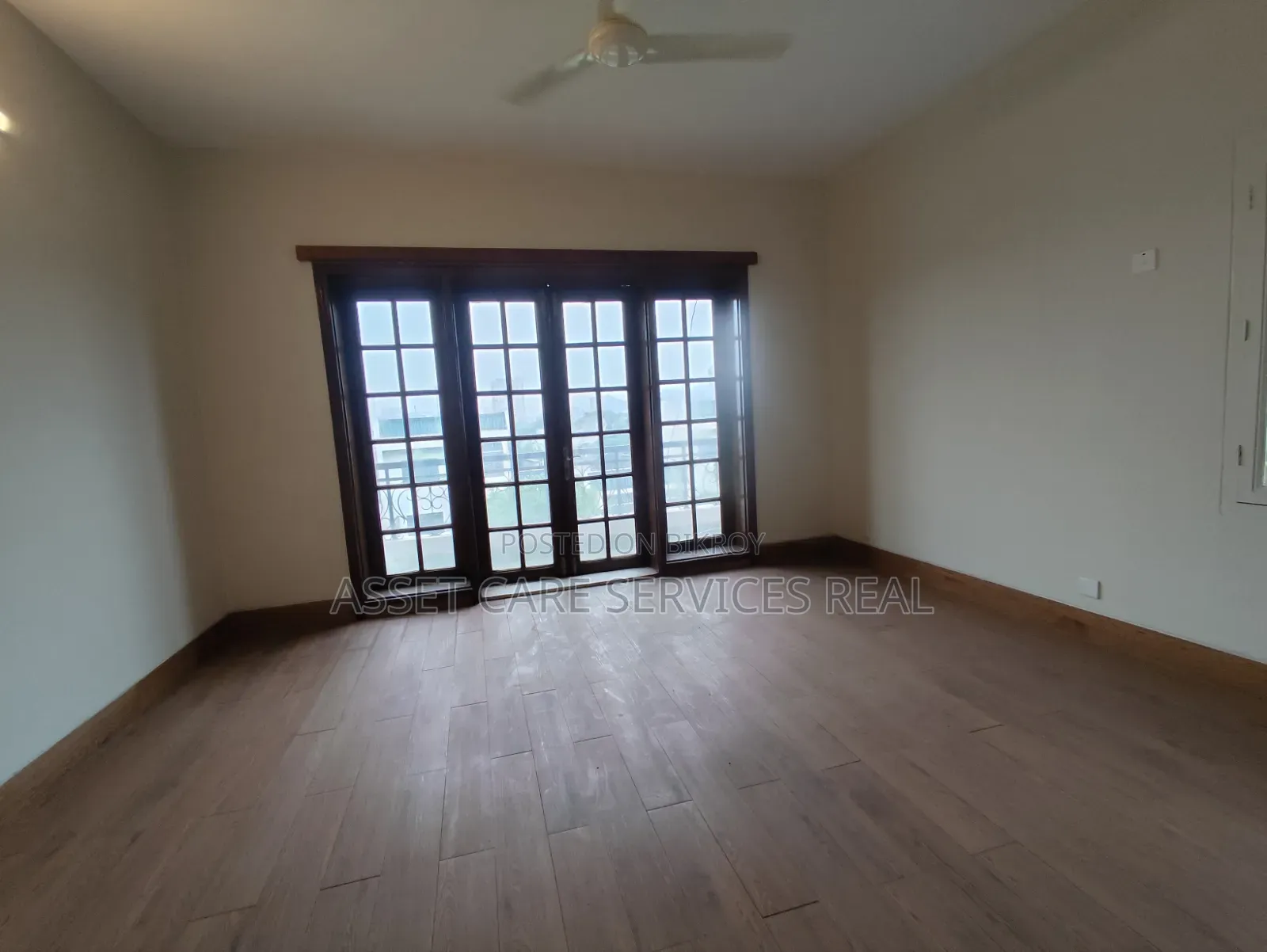4 Bedroom Apartment in Baridhara for rent
