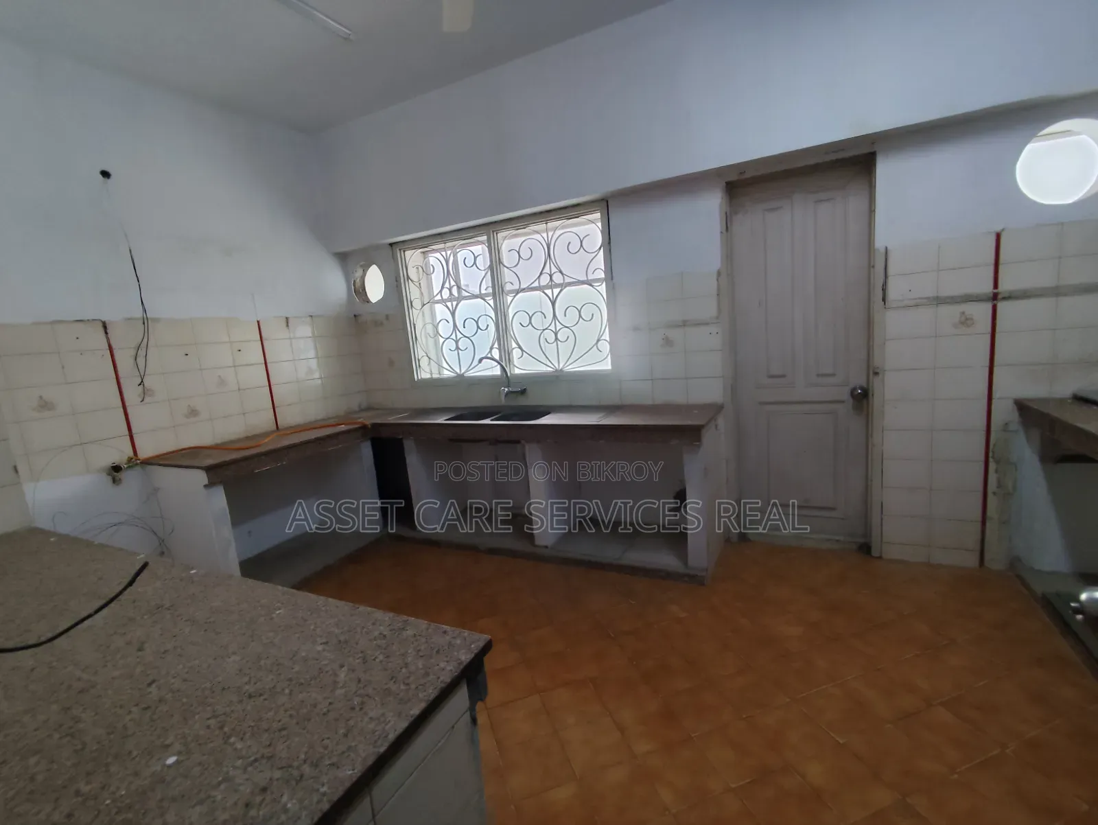 4 Bedroom Apartment in Baridhara for rent