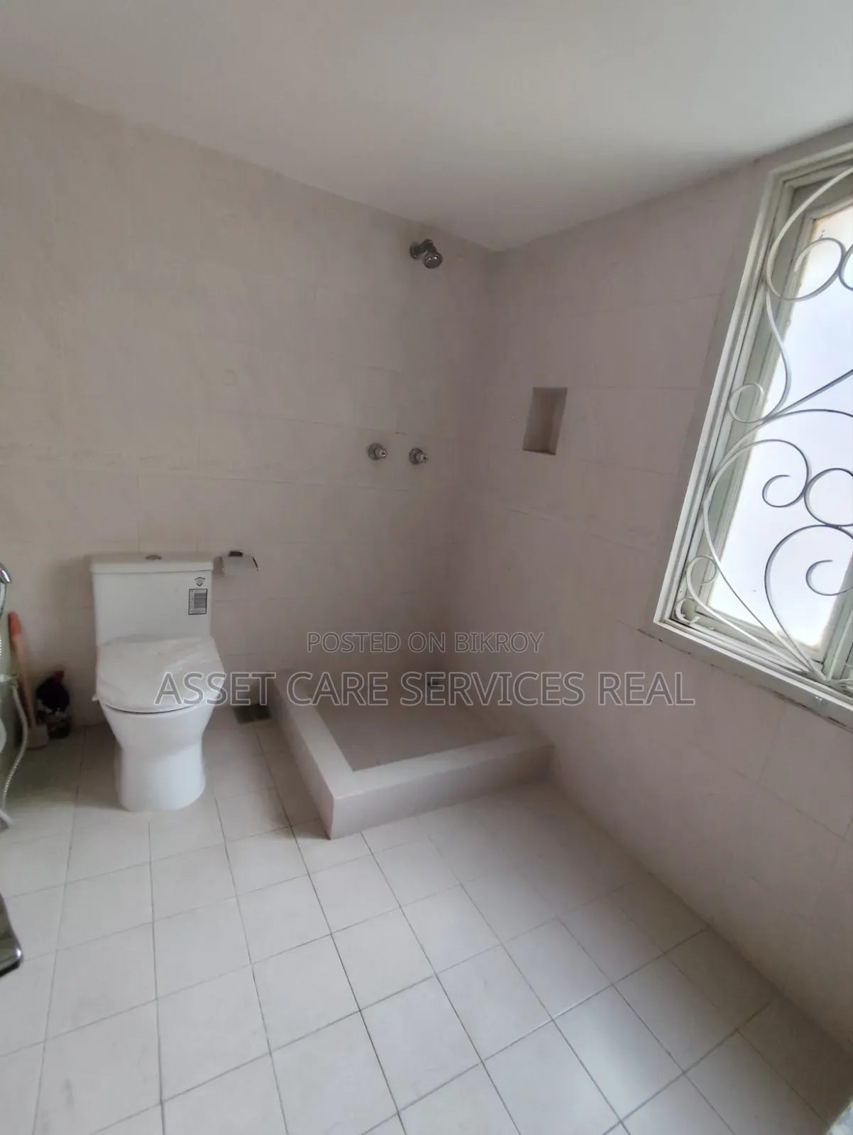 4 Bedroom Apartment in Baridhara for rent