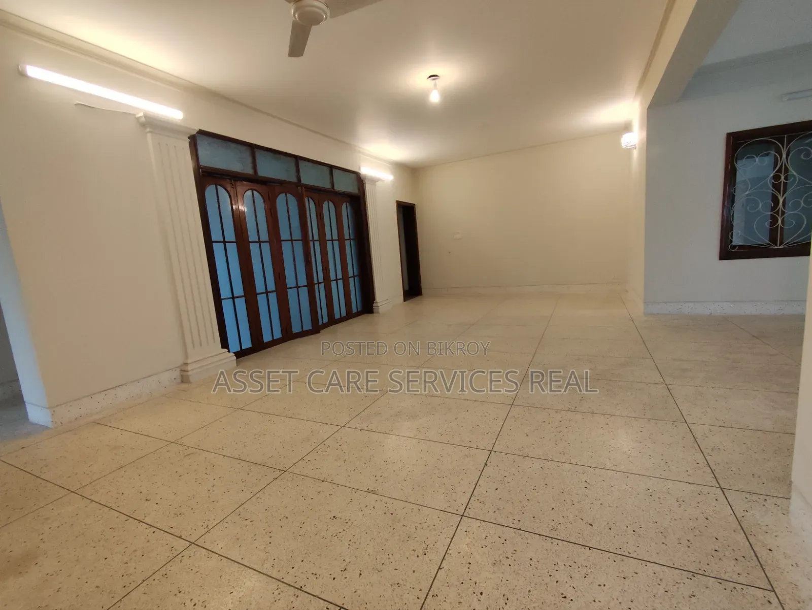 4 Bedroom Apartment in Baridhara for rent