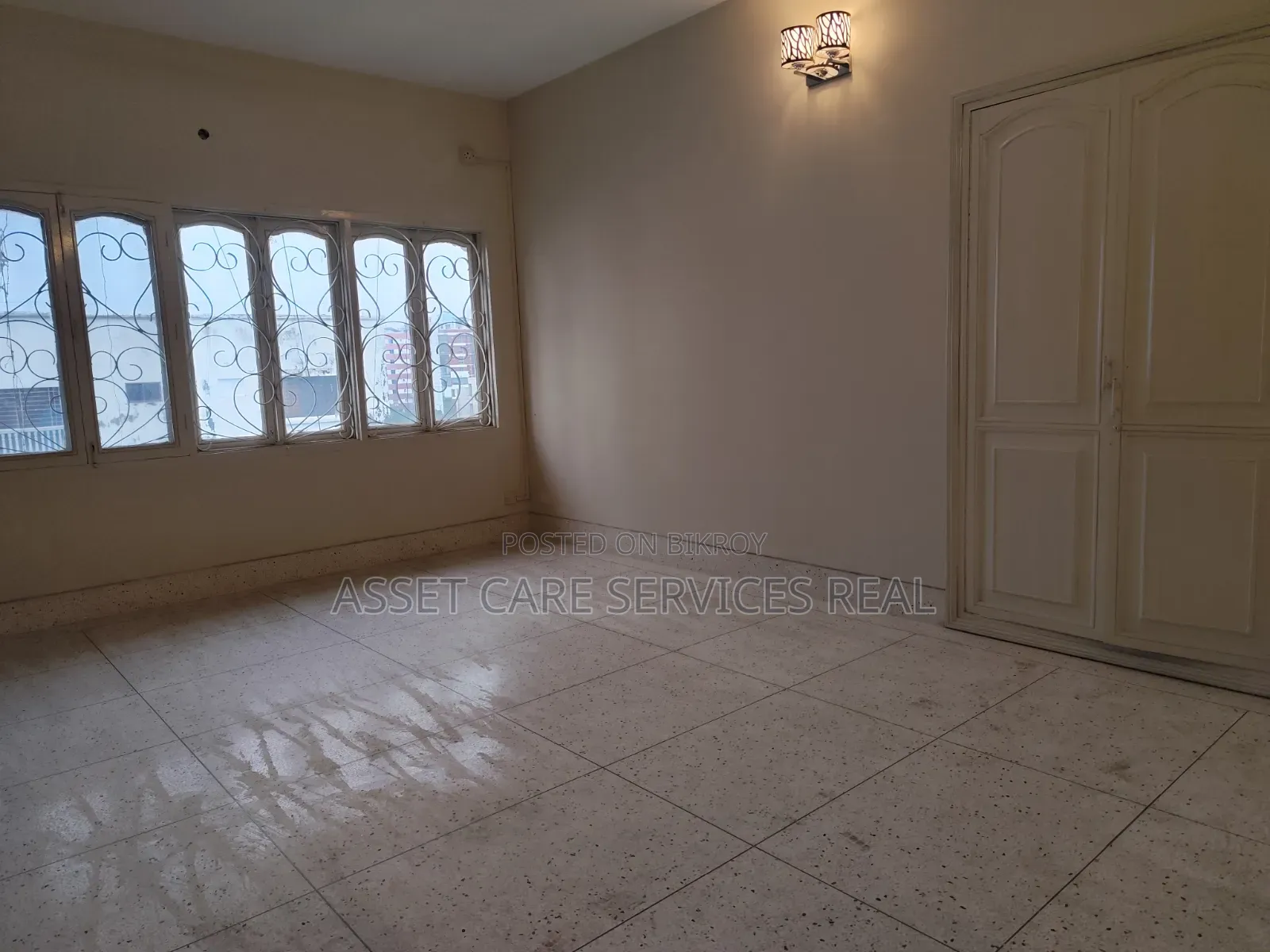 4 Bedroom Apartment in Baridhara for rent
