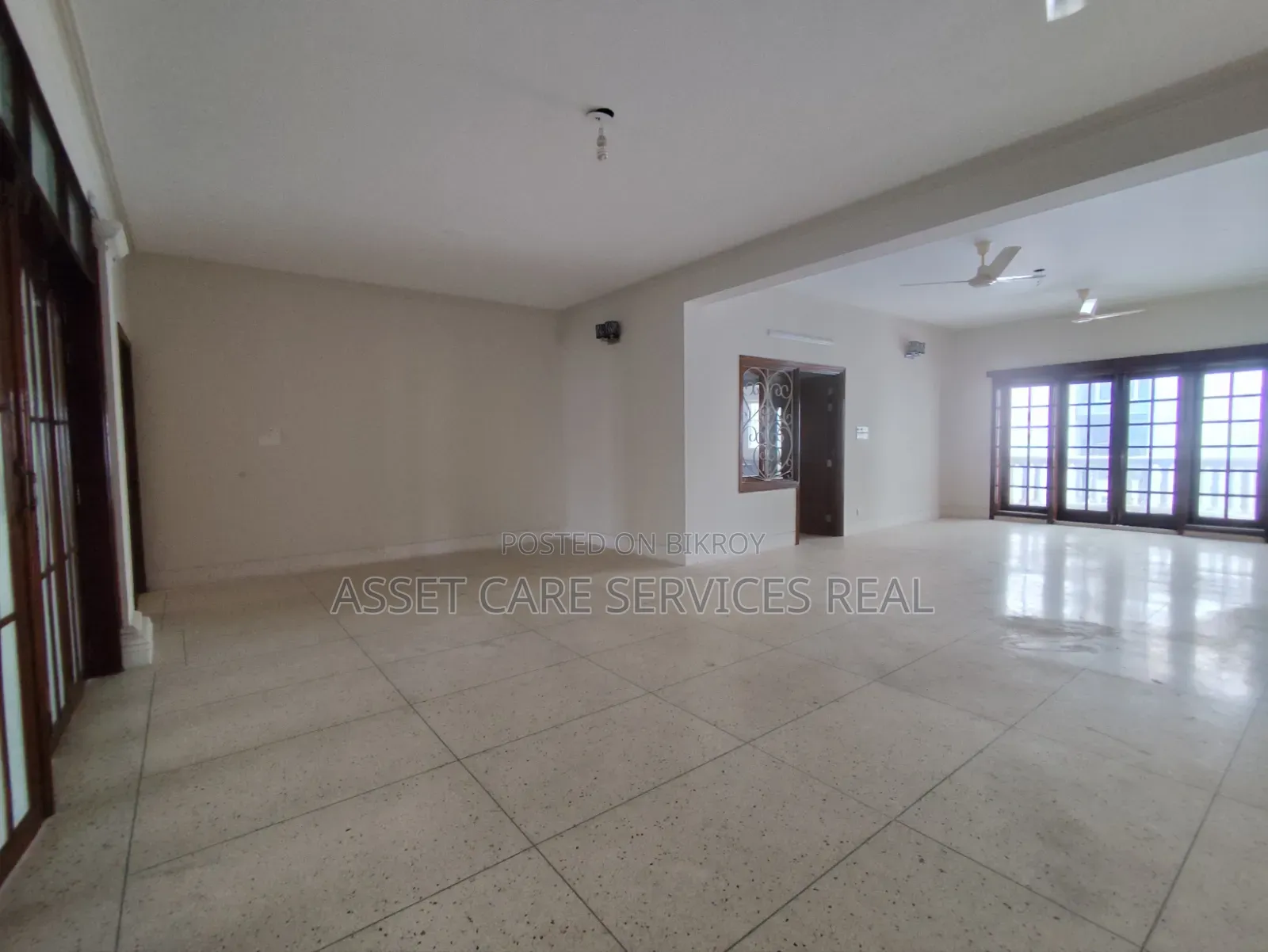 4 Bedroom Apartment in Baridhara for rent