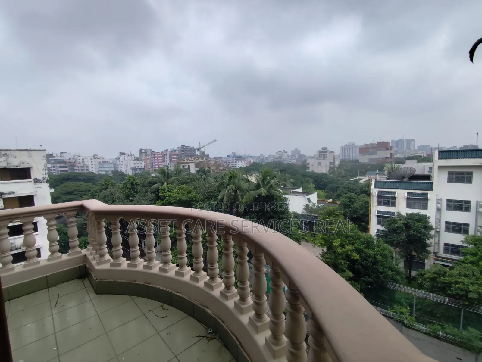4 Bedroom Apartment in Baridhara for rent