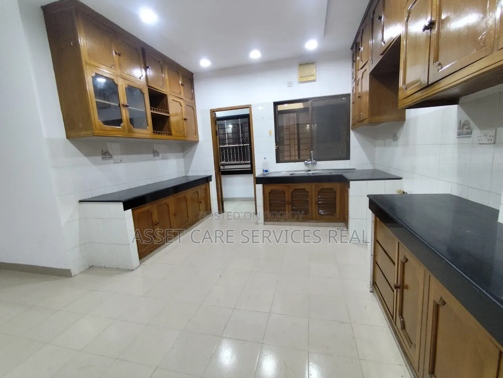3-bedroom Apartment in Baridhara for rent