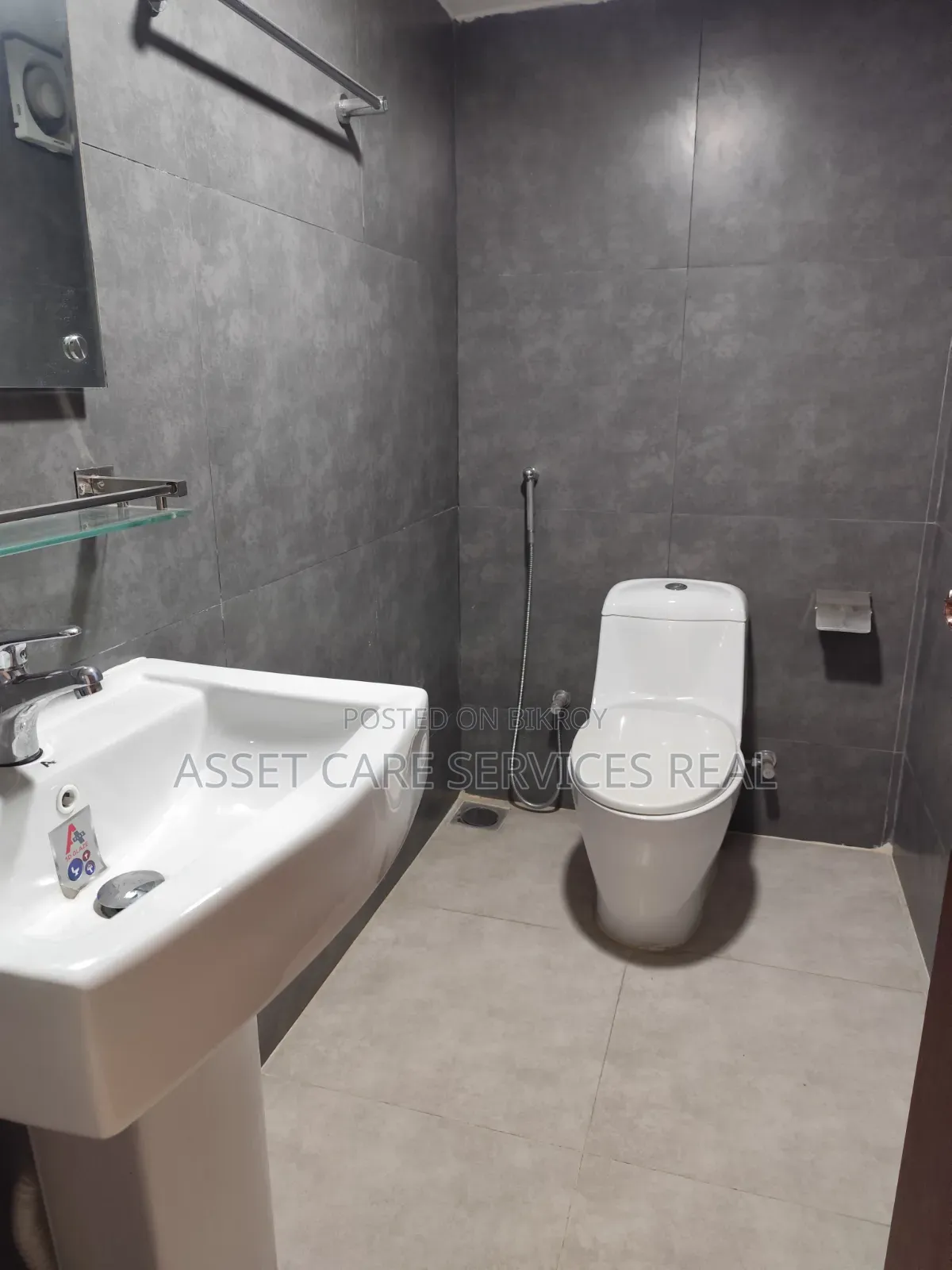 4-Bedroom Duplex in Baridhara for rent
