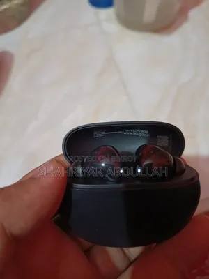 ইয়ারবাডস বিক্রি হবে