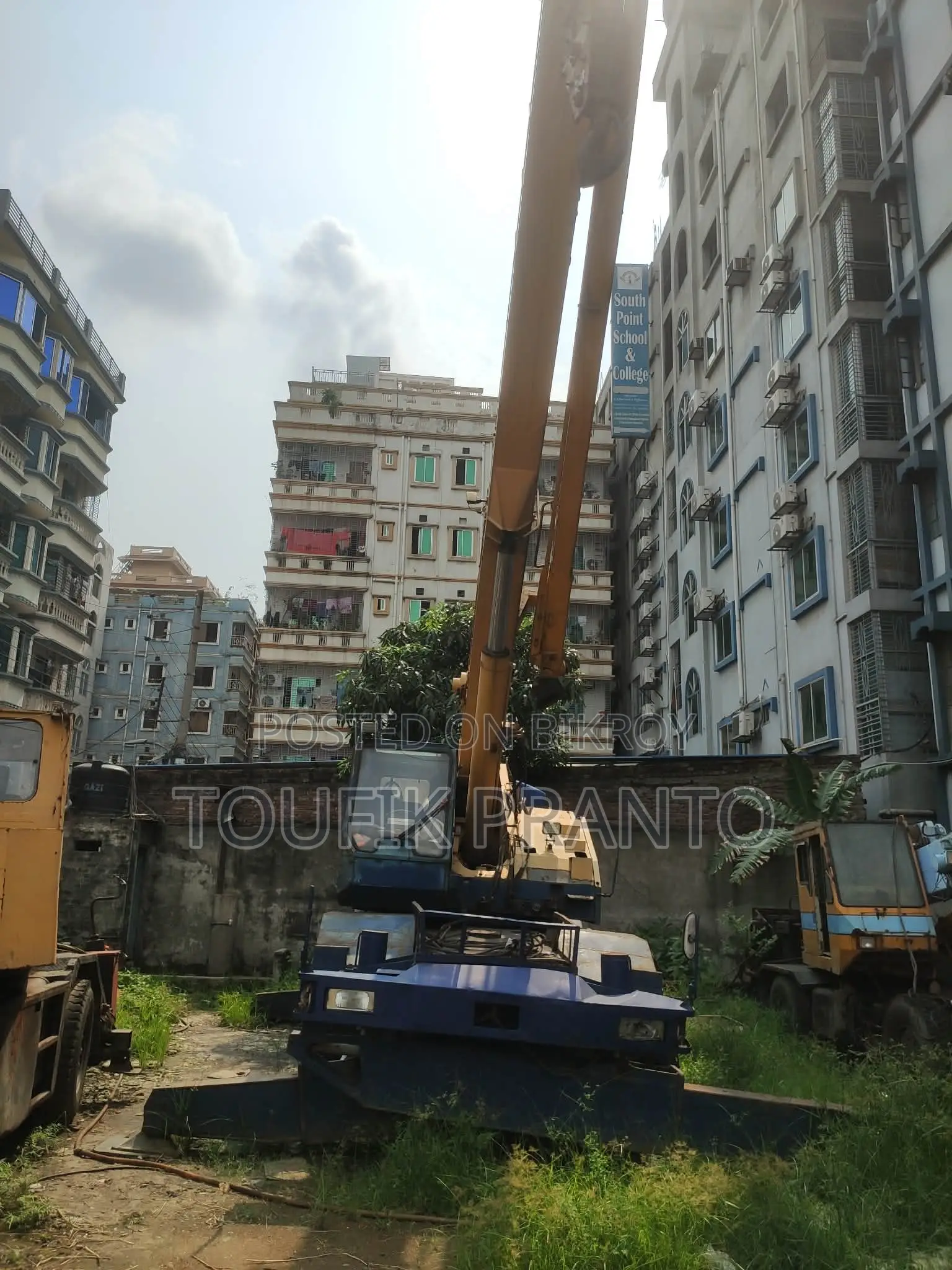 ২৫ টন ক্রেন