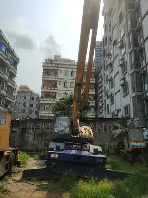 25 Ton Crane
