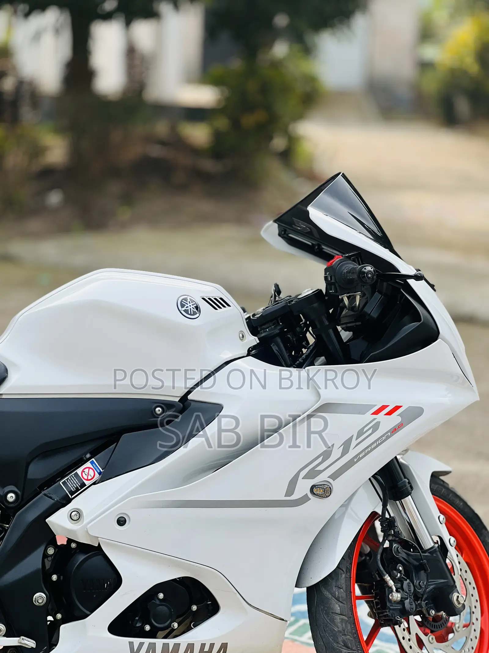 Yamaha R1 2024 White