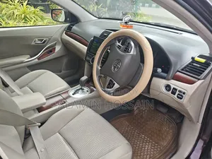 টয়োটা প্রিমিও ২০১২ লাল