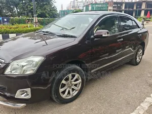 টয়োটা প্রিমিও ২০১২ লাল