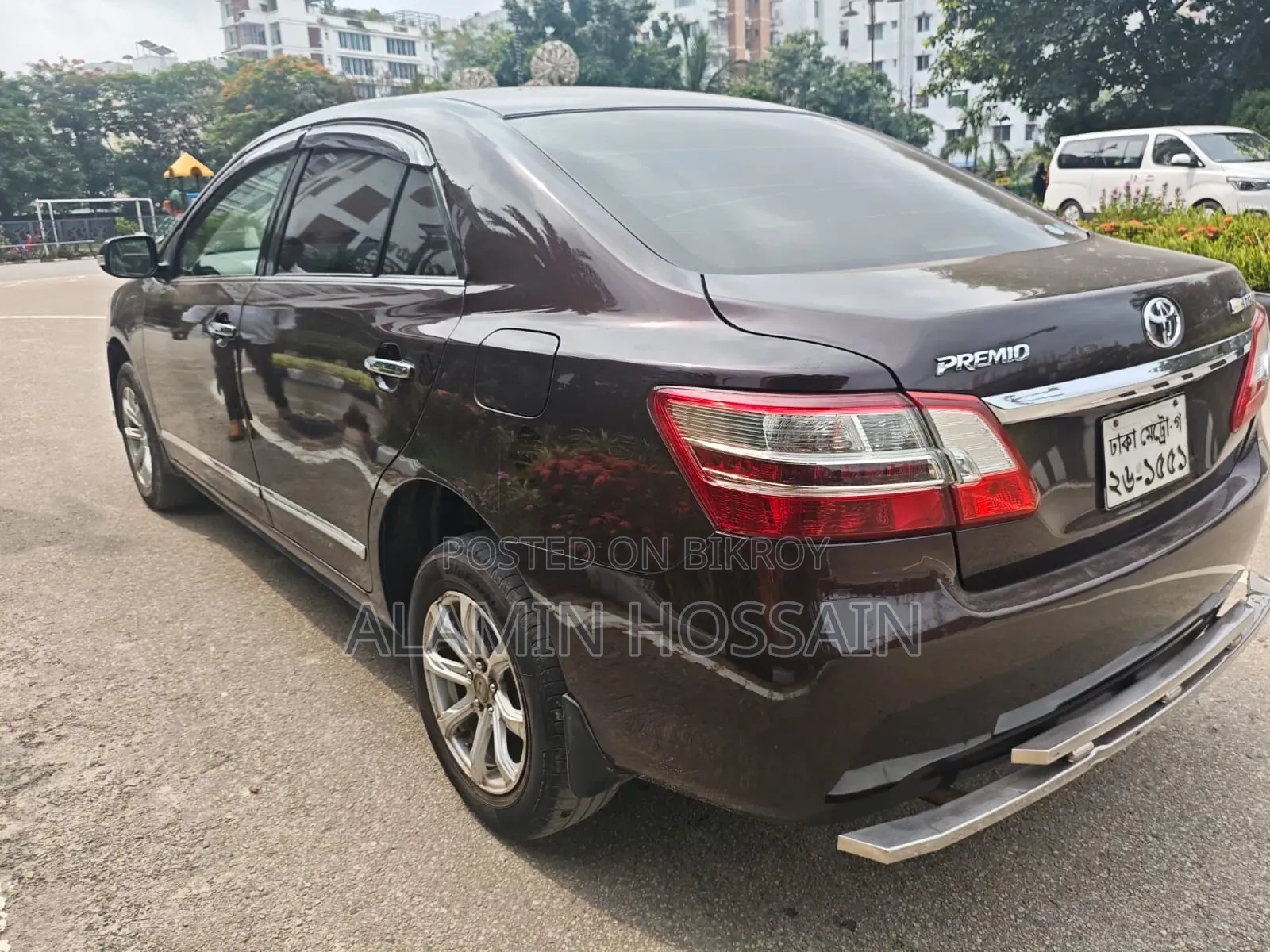 টয়োটা প্রিমিও ২০১২ লাল