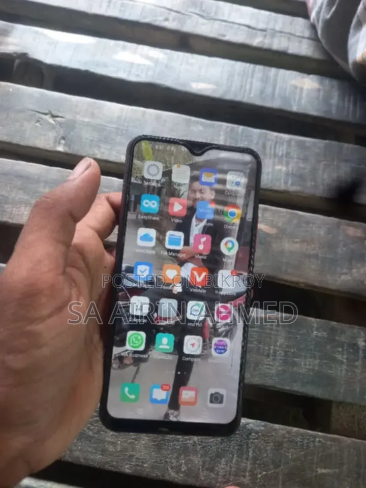 Vivo Y11 32 GB Red