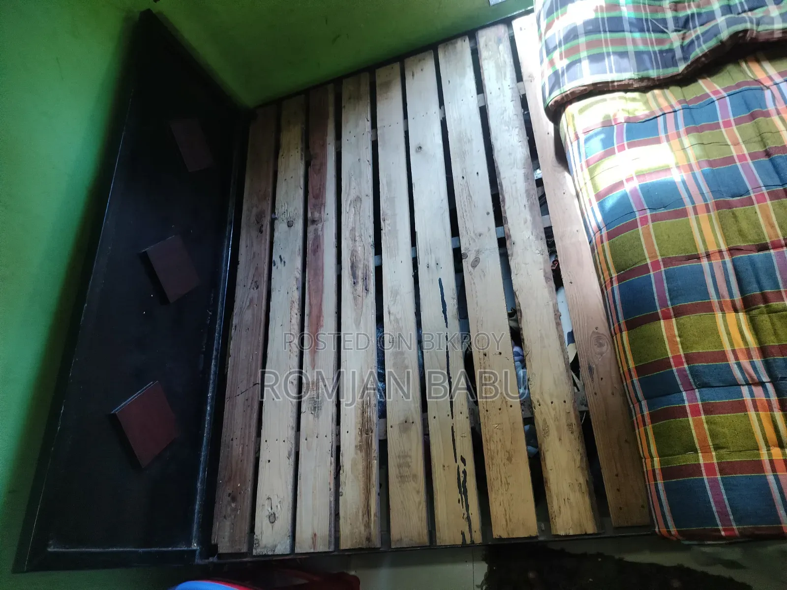 একটি ২ বেডের লোহার খাট বিক্রি হবে।