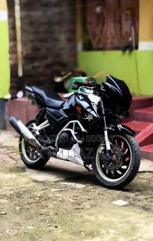 টিভিএস অ্যাপাচি আরটিআর ১৬০ ২ভি ২০২৩ কালো