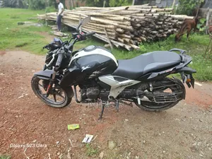 New TVS Apache RTR 160 4V Fi 2018 Black