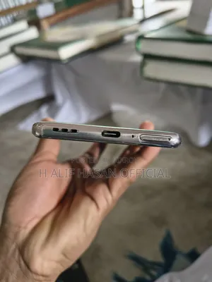 Oppo Reno5 Pro 5G ২৫৬ জিবি গোল্ড