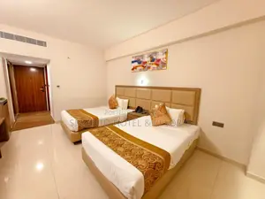 দ্য গ্র্যান্ড প্যাসিফিক হোটেল স্যুট সেল