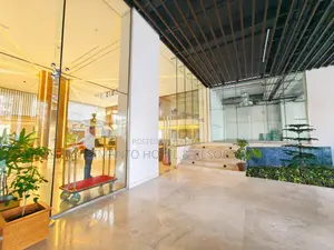 দ্য গ্র্যান্ড প্যাসিফিক হোটেল স্যুট সেল