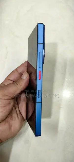 ইএল ১৬ জিবি নীল