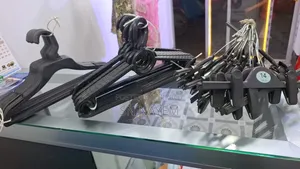 পোশাকের হ্যাঙ্গার