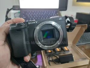 Sony A6400 Mirrorless Camera With Kit Lens + 4 Battery