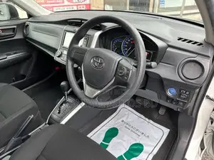 Toyota Corolla Fielder 1.5 Hybrid FWD 2021 Pearl