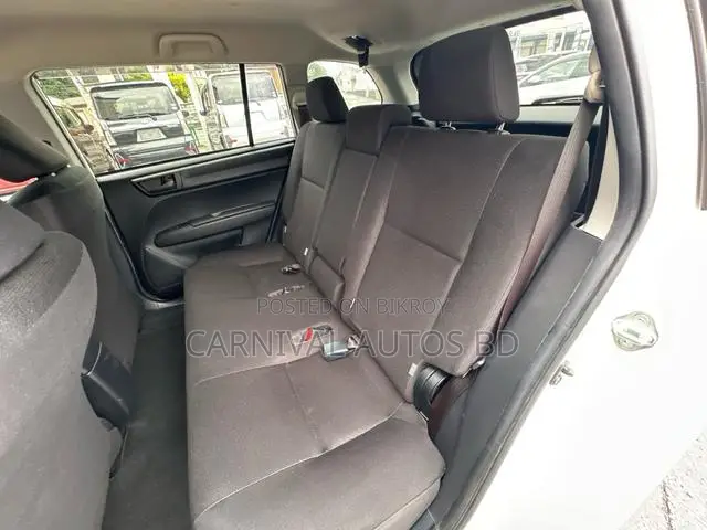 Toyota Corolla Fielder 1.5 Hybrid FWD 2021 Pearl