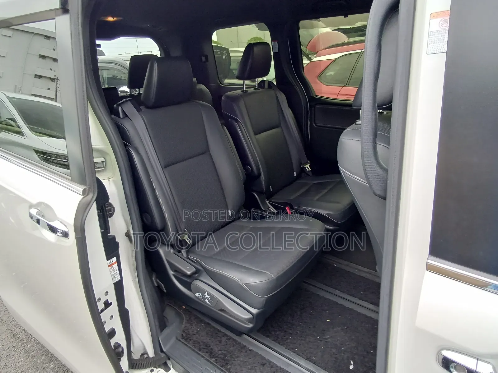 Toyota Esquire 2021 Pearl