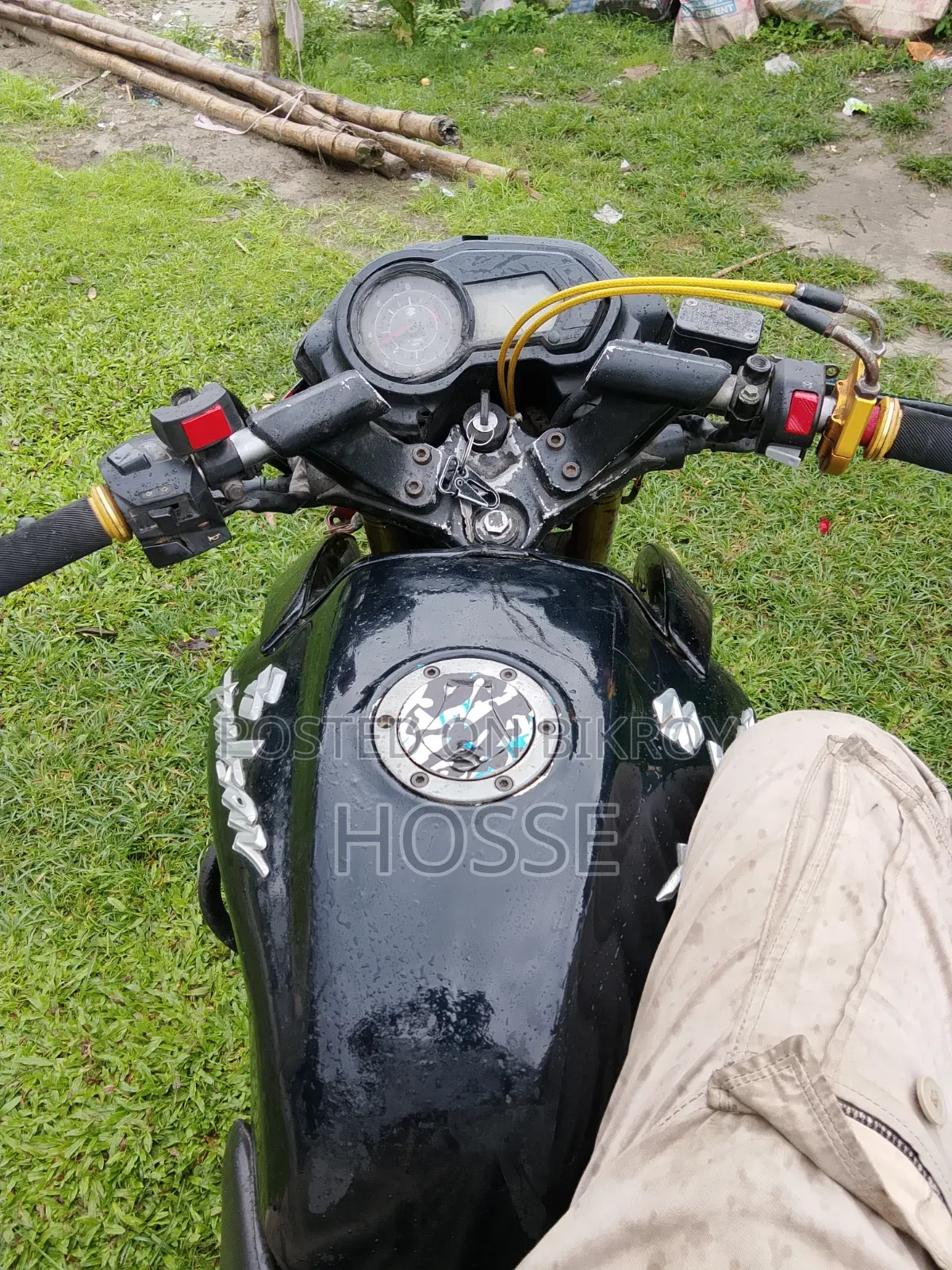 বাজাজ পালসার ১৩৫ এলএস ২০১০ ব্ল্যাক