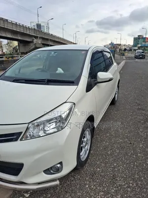 Toyota Vitz 2012 Pearl
