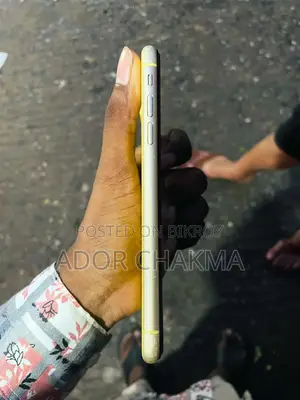 অ্যাপল আইফোন এক্সআর ৬৪ জিবি ইয়েলো